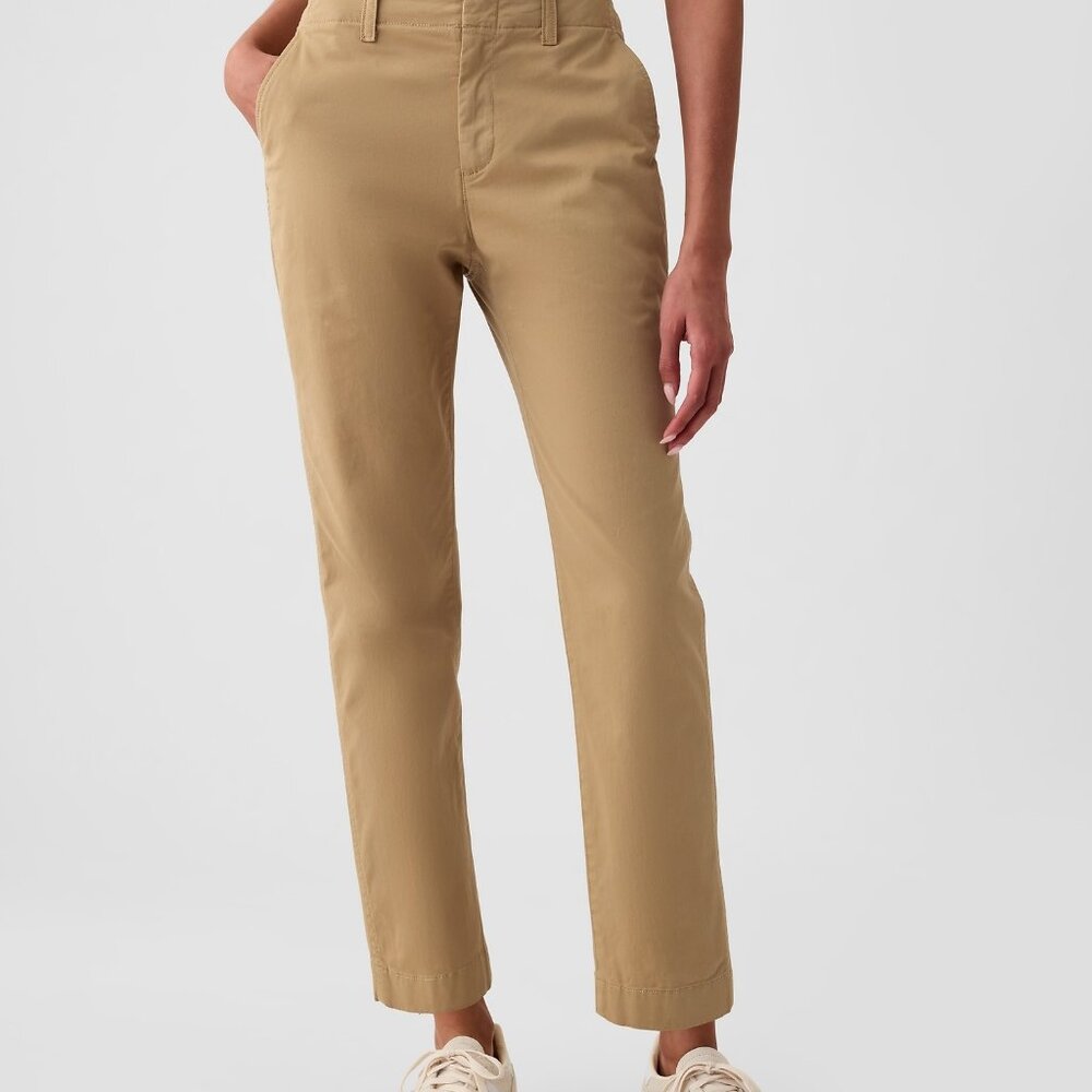 🚨LAST CALL.🚨 Size 2 Gap Downtown Khaki